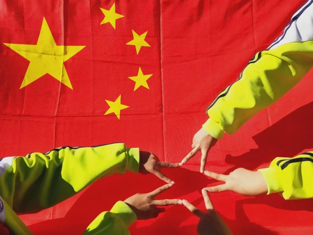 皇马2-1逆转战胜拉斯帕尔马斯，贝林厄姆发文庆祝：冲啊！