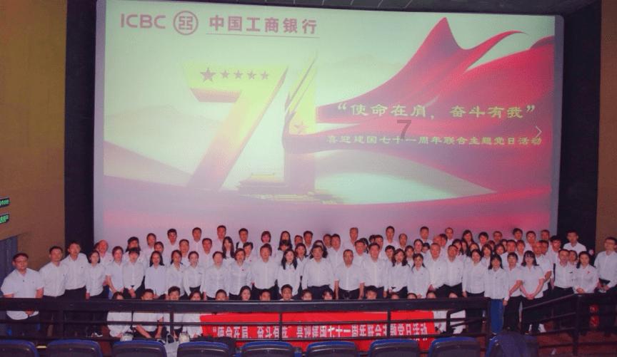 在中国，会不会有女人喜欢不高不帅工资低存款低家里穷的男人？游戏画面